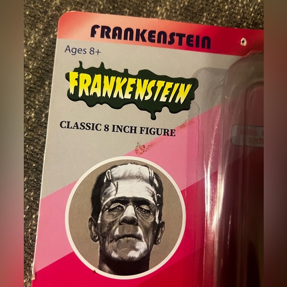 2018 Mego Classic 8” FRANKENSTEIN Action Figure - Picture 4 of 8